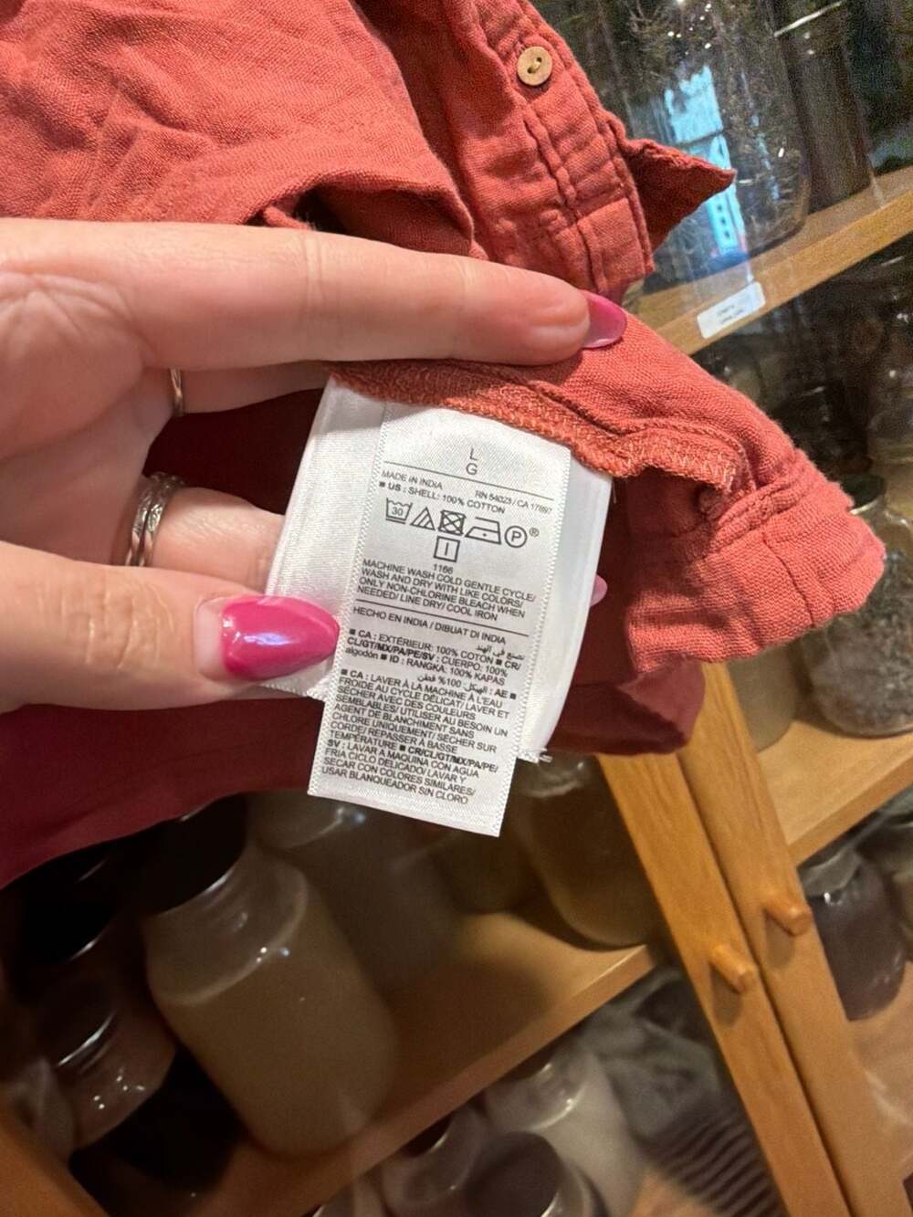 Old Navy Women's Short-Sleeve Crinkled Cotton Gauze Button-Down Shirt - Picture 3 of 3